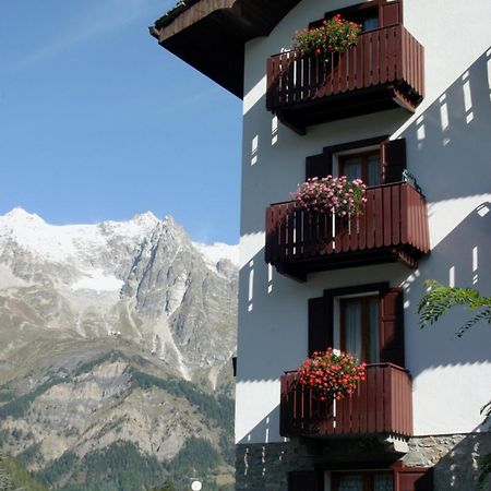 Hotel Berthod Courmayeur Exterior foto