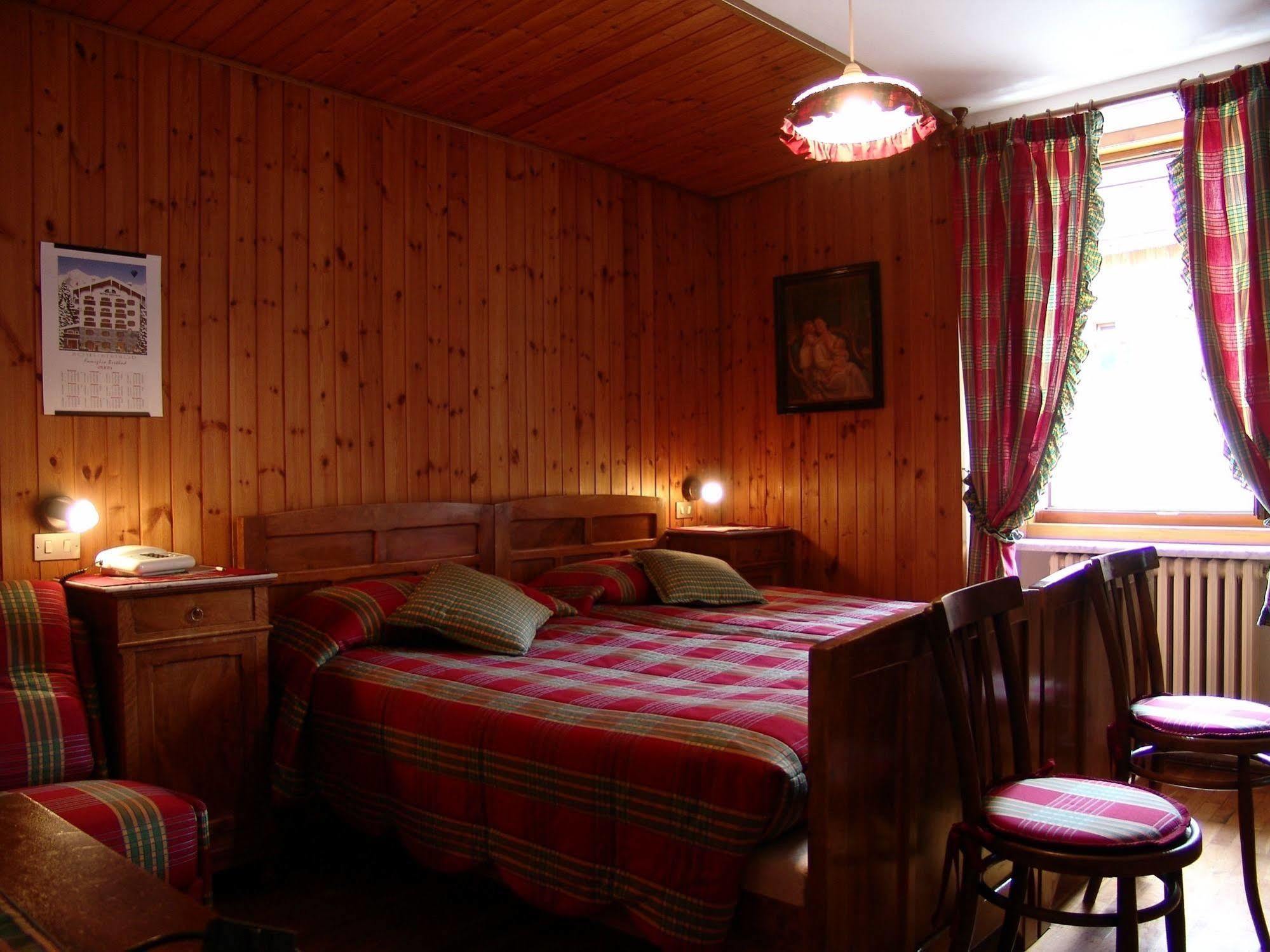 Hotel Berthod Courmayeur Exterior foto